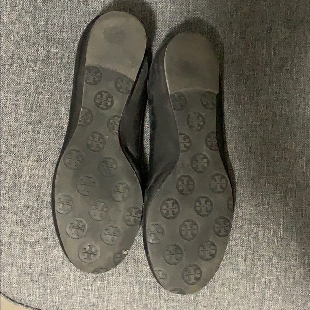 Tory Burch Reva Flat in Black - Picture 4 of 7